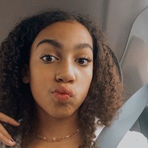 Meet your Posher, Liah